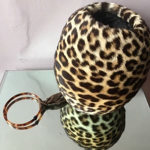 Real fur leopard vintage muff with lucite bangle